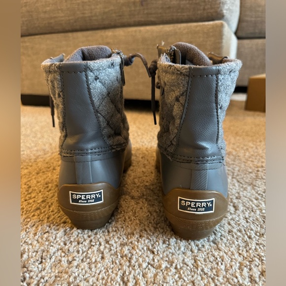 Sperry - Picture 2 of 4